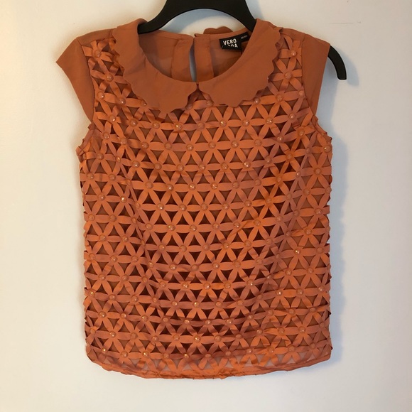 Vero Moda Tops - Vero Moda embellished floral cap sleeve top sz sm